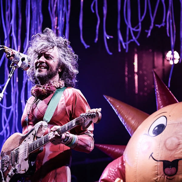 18 insane, exclusive photos of Flaming Lips at End Of The Road